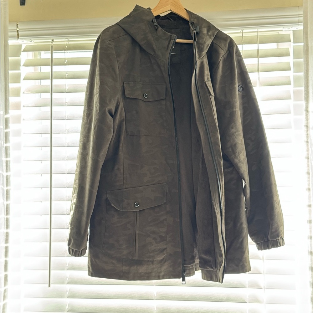 Womens Camo Hooded Jacket